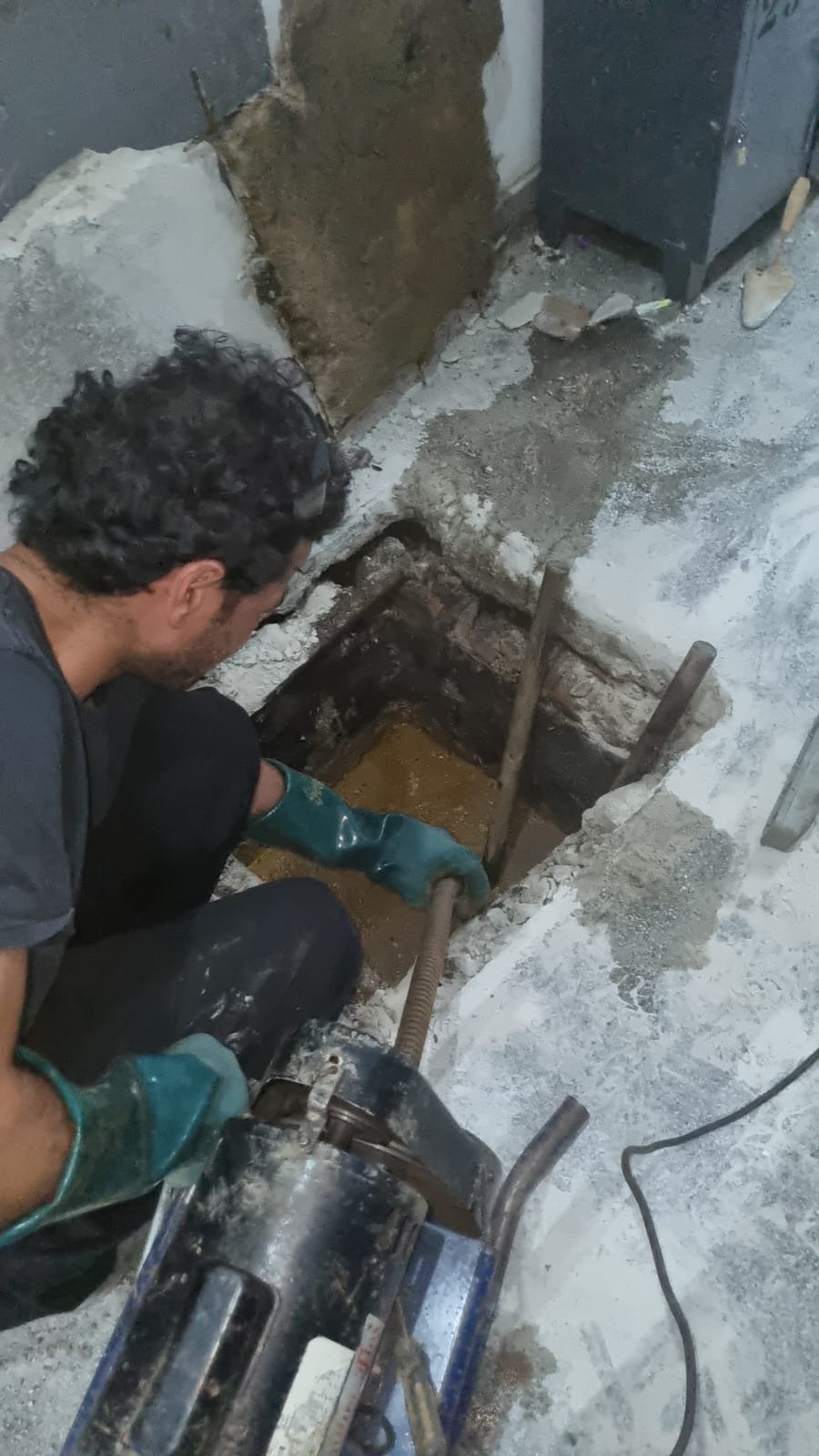 Desobstrução de rede de esgoto durante atendimento da Higipretes